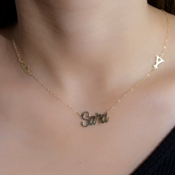 Collier Nom personnalisé et lettres en Or 18k