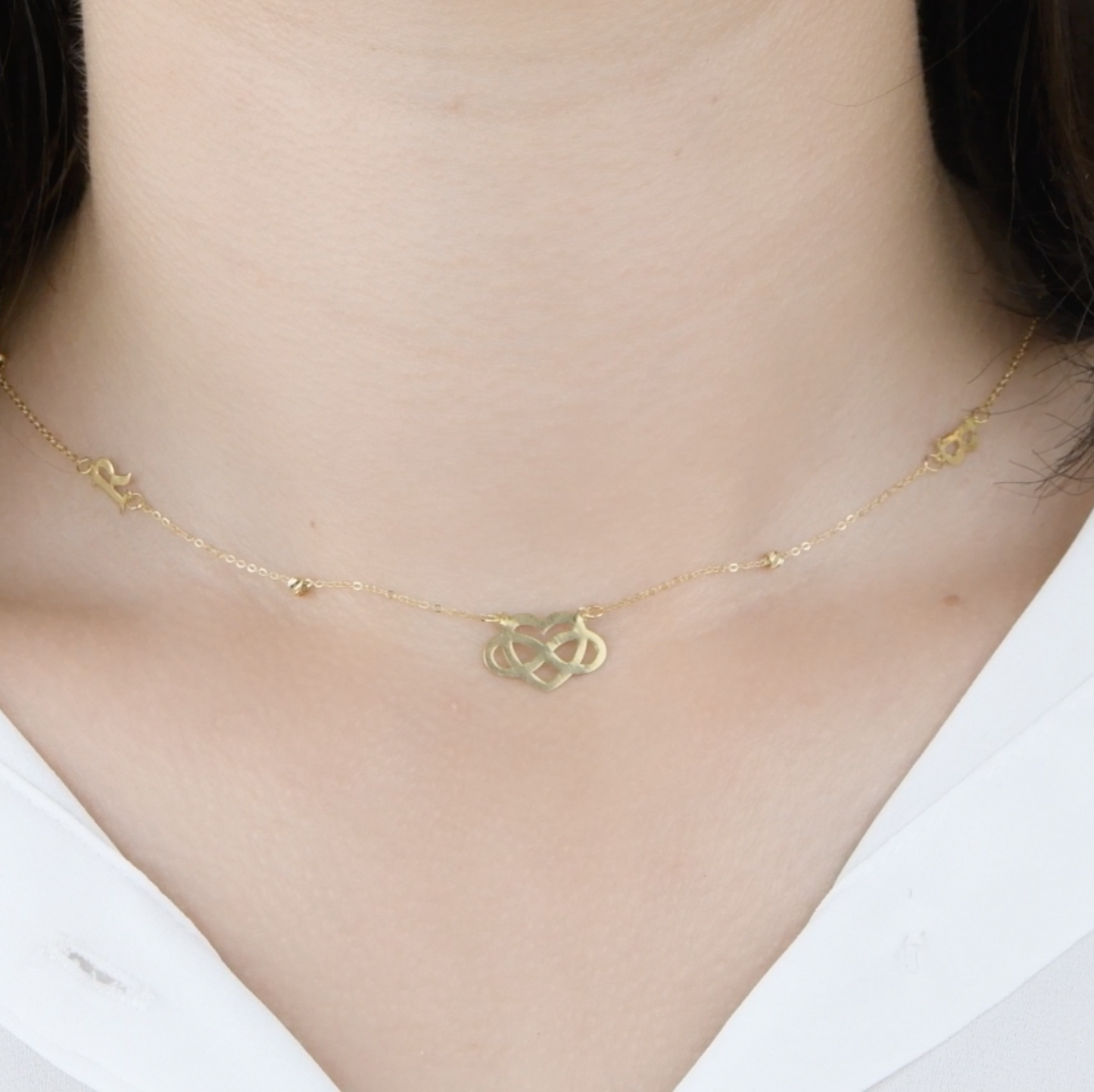 Collier Amour infini Avec lettres En Or 18k